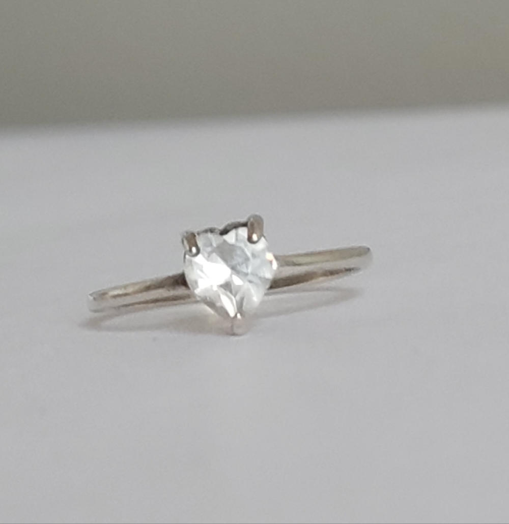 Vintage Sterling Silver Dainty Clear CZ Crystal Heart Band Delicate Ring
